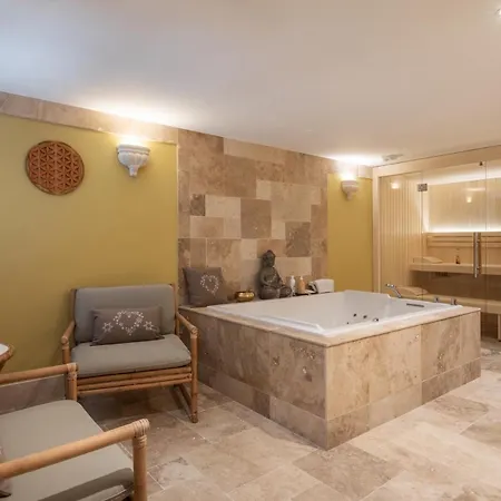Le Cellier & Chalet Saint-Maximin (Isere)