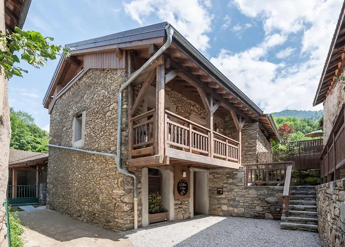 Le Cellier & Dağ evi Saint-Maximin (Isere)